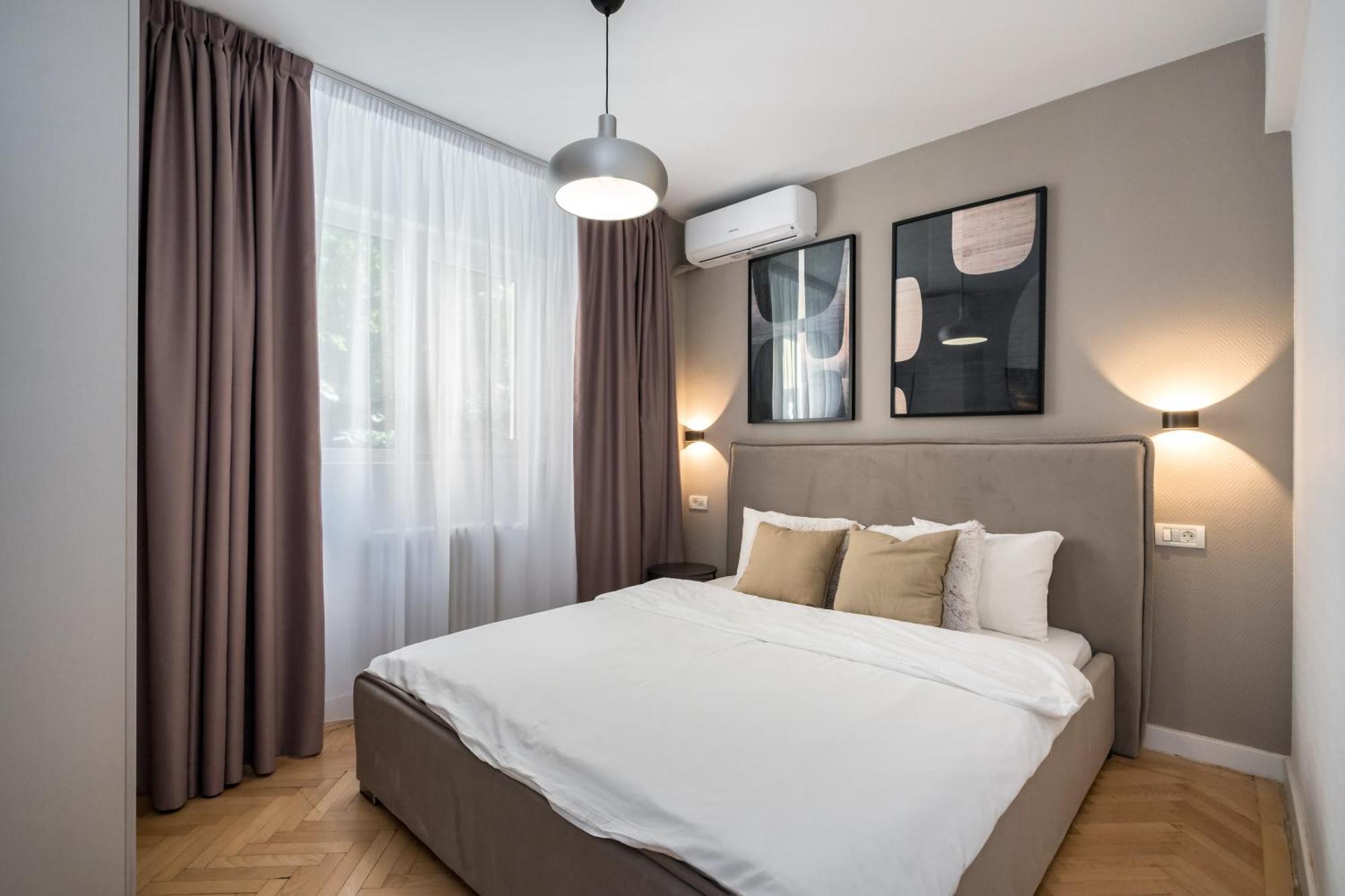 Majestic Downtown Apartment Bucarest Esterno foto
