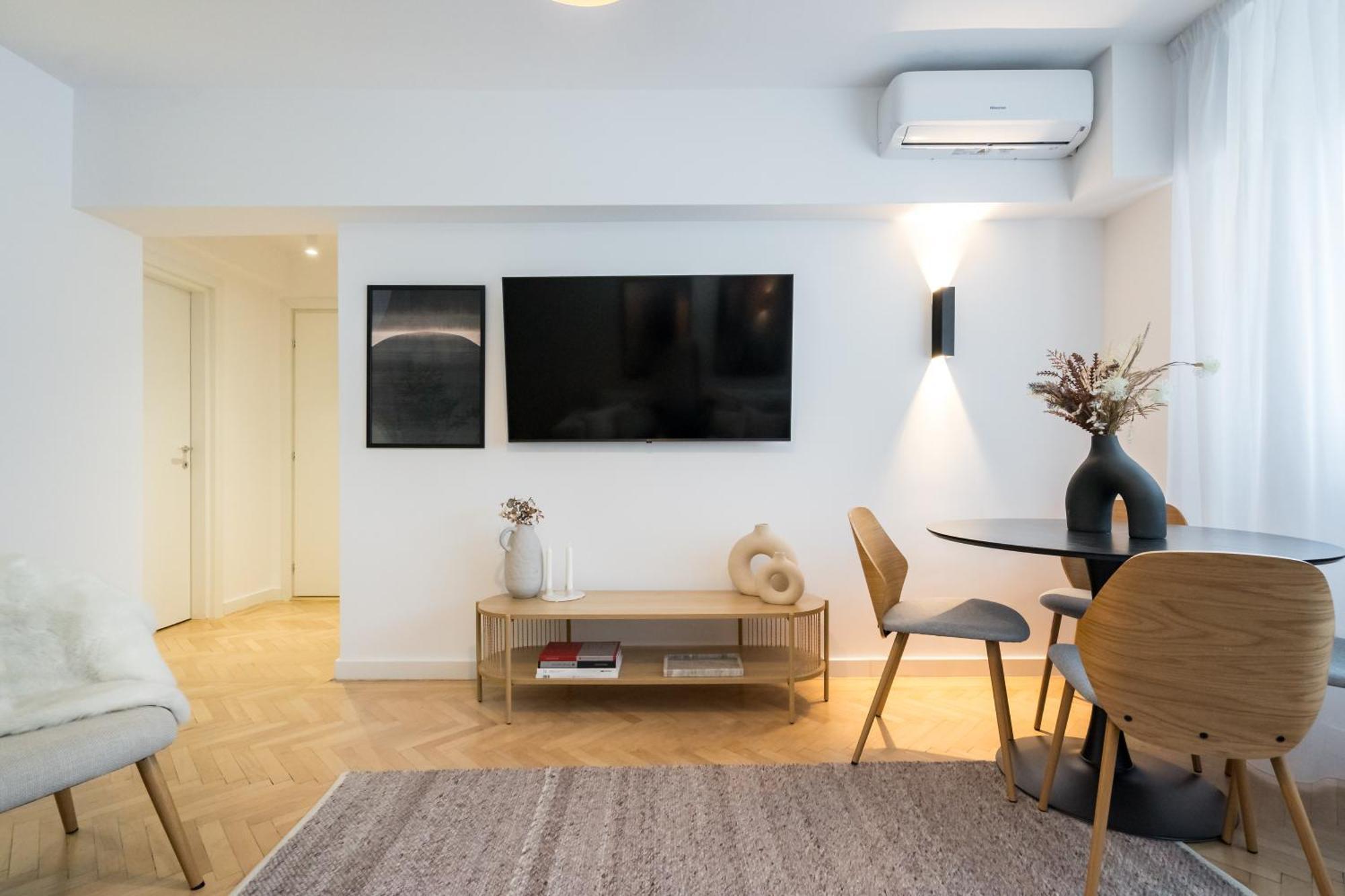 Majestic Downtown Apartment Bucarest Esterno foto
